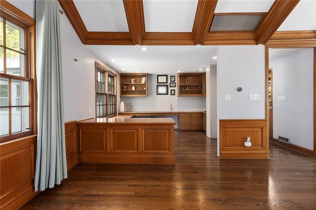 Photo 32 of 70 - 2204 NE 39TH Street