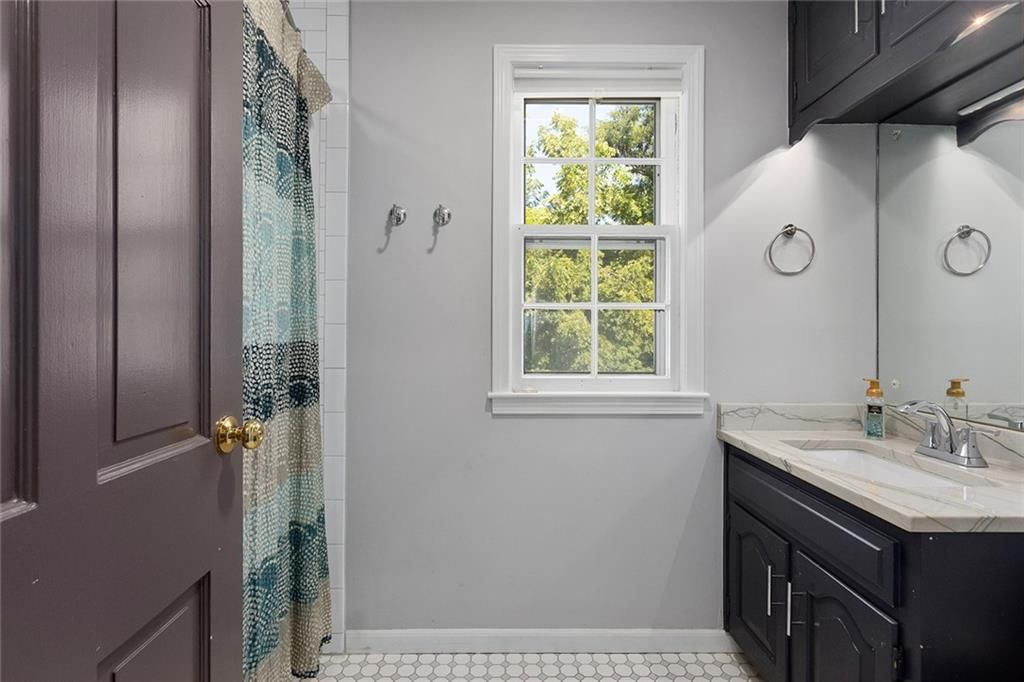 Photo 43 of 70 - 2204 NE 39TH Street