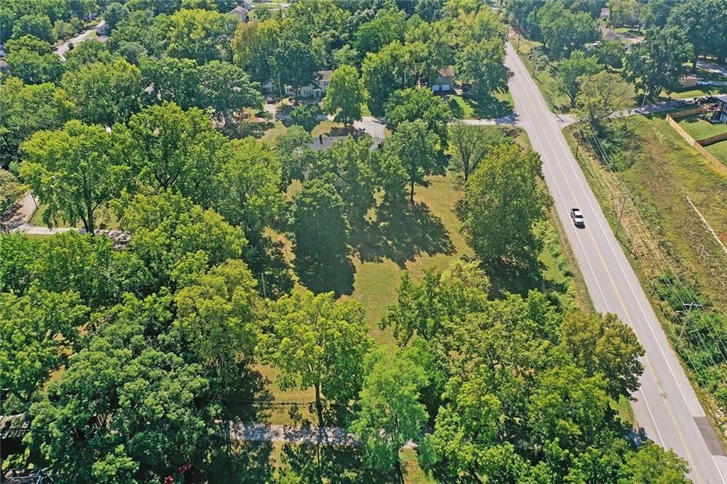Photo 62 of 70 - 2204 NE 39TH Street