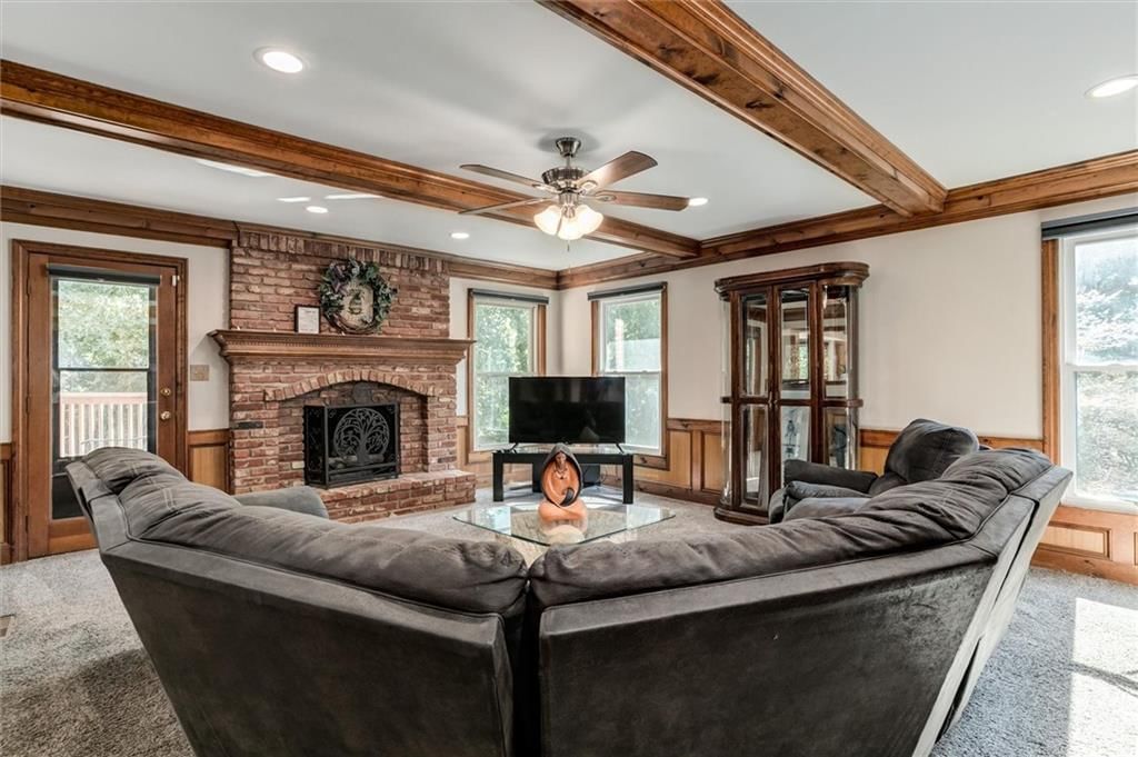 Photo 9 of 43 - 4833 S Tierney Drive