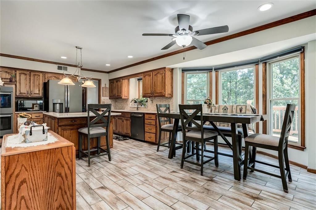 Photo 12 of 43 - 4833 S Tierney Drive