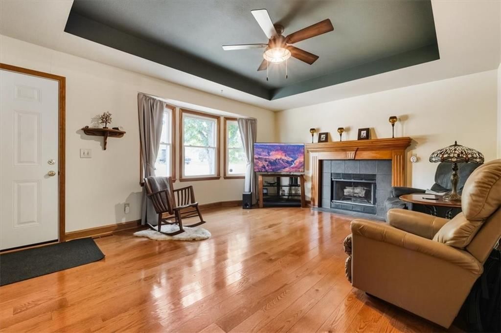 Photo 7 of 27 - 15900 Hight Avenue