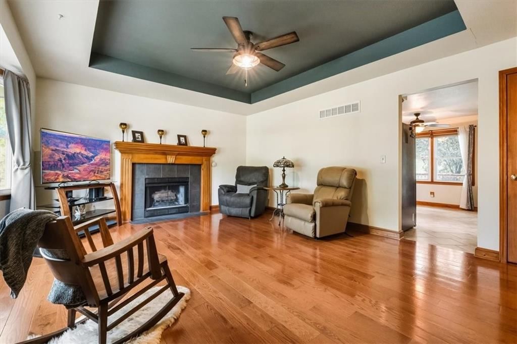 Photo 8 of 27 - 15900 Hight Avenue