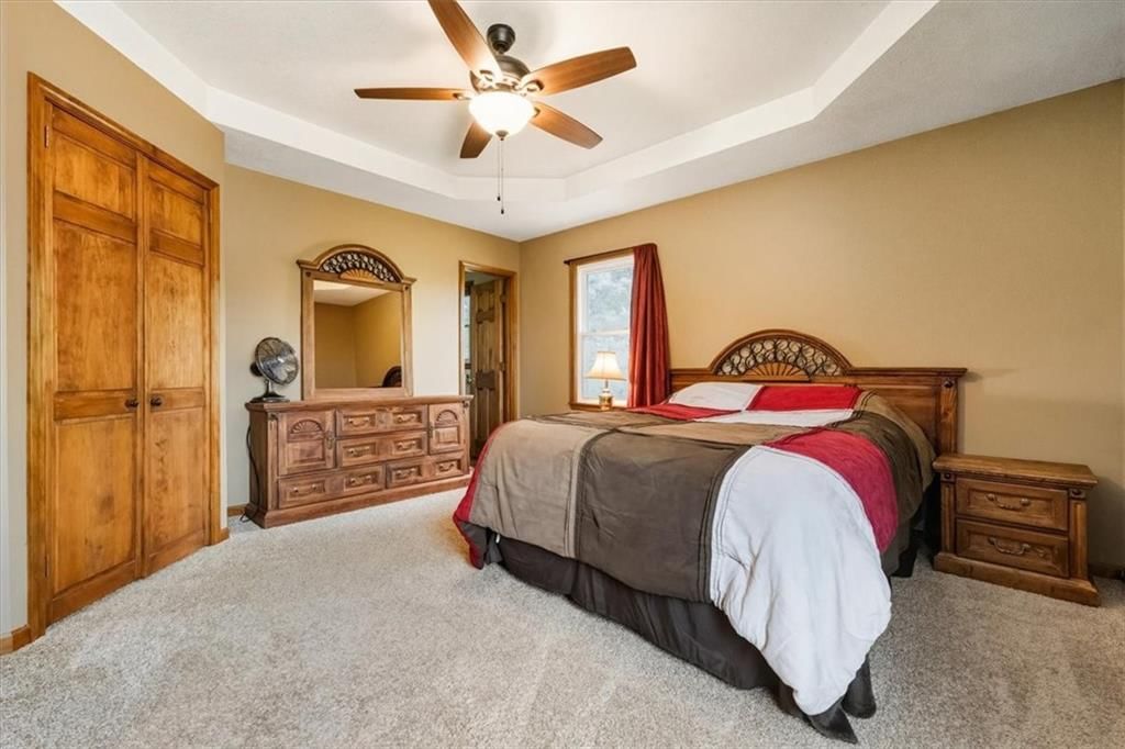 Photo 14 of 27 - 15900 Hight Avenue