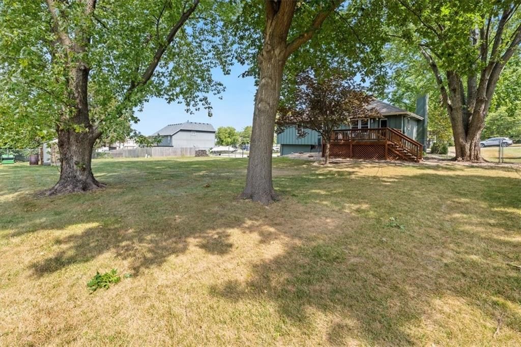 Photo 23 of 27 - 15900 Hight Avenue