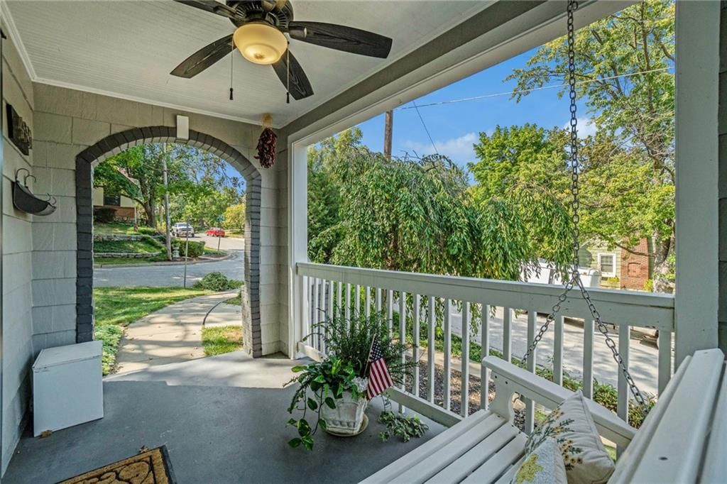 4901 Bell Street — photo 3
