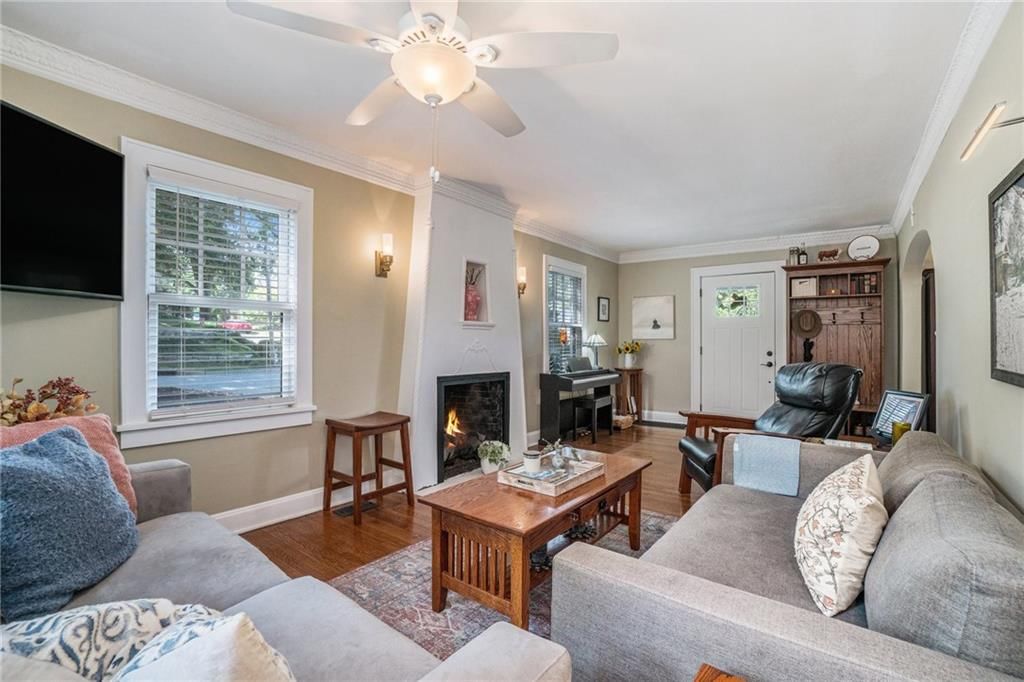 4901 Bell Street — photo 9