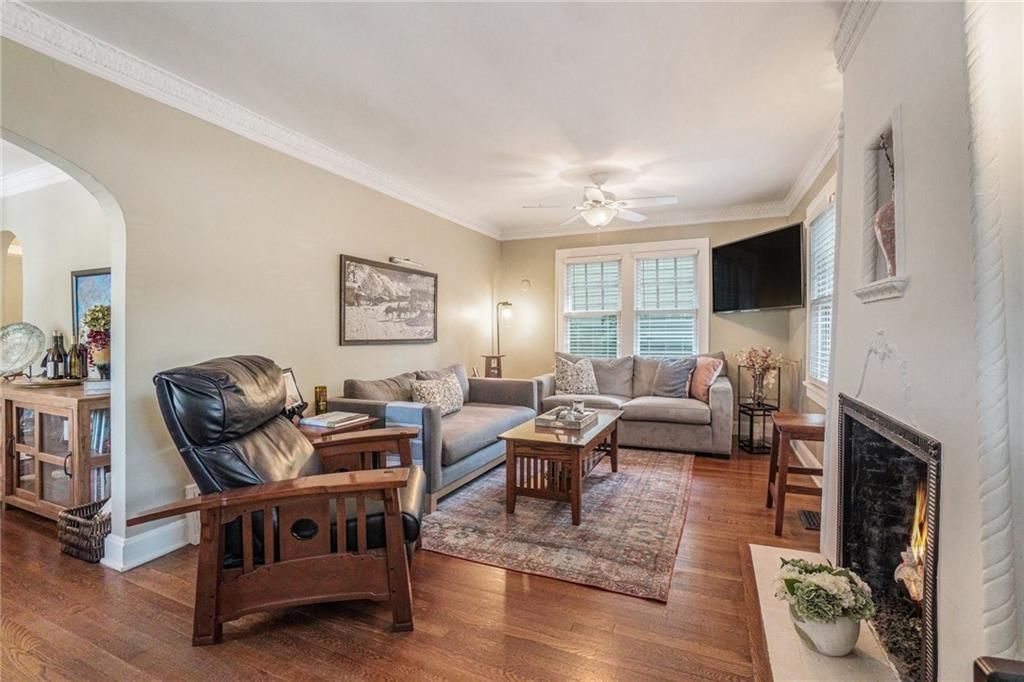 4901 Bell Street — photo 10