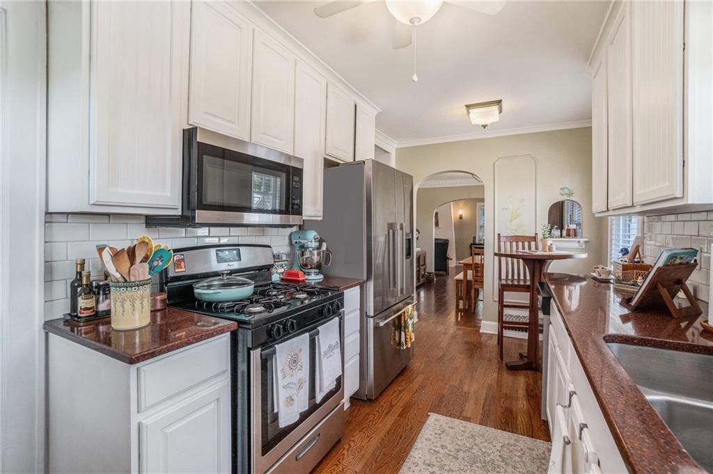 4901 Bell Street — photo 16
