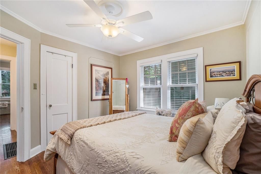 4901 Bell Street — photo 19