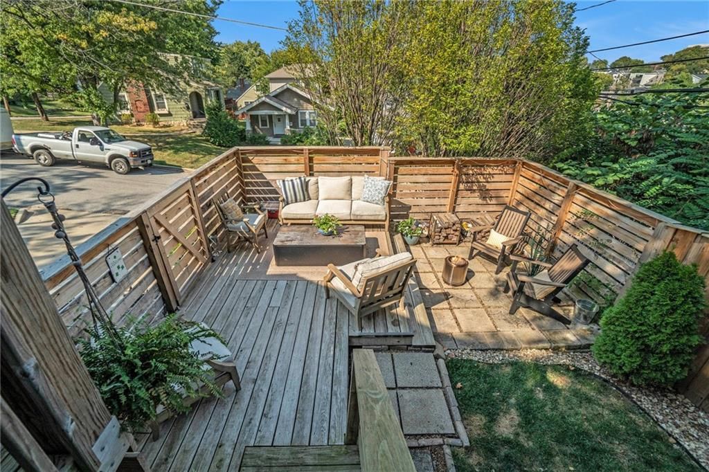 4901 Bell Street — photo 25