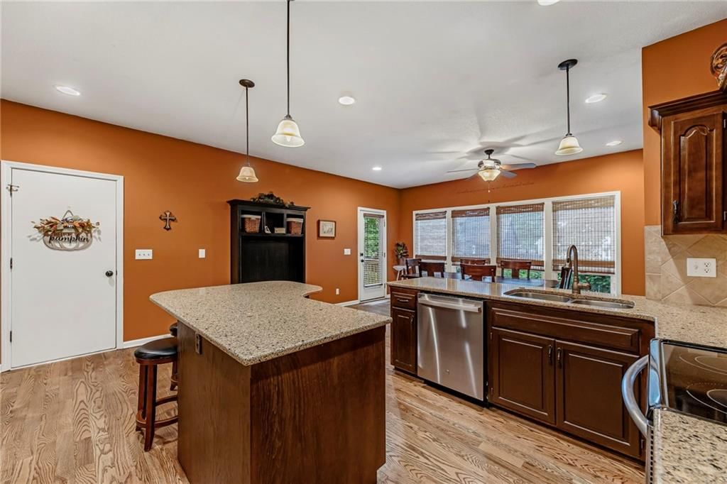 Photo 19 of 55 - 15828 W 136th Street