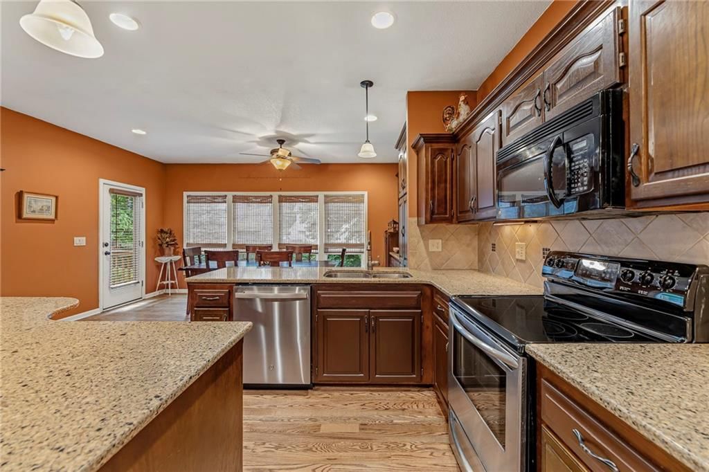 Photo 20 of 55 - 15828 W 136th Street