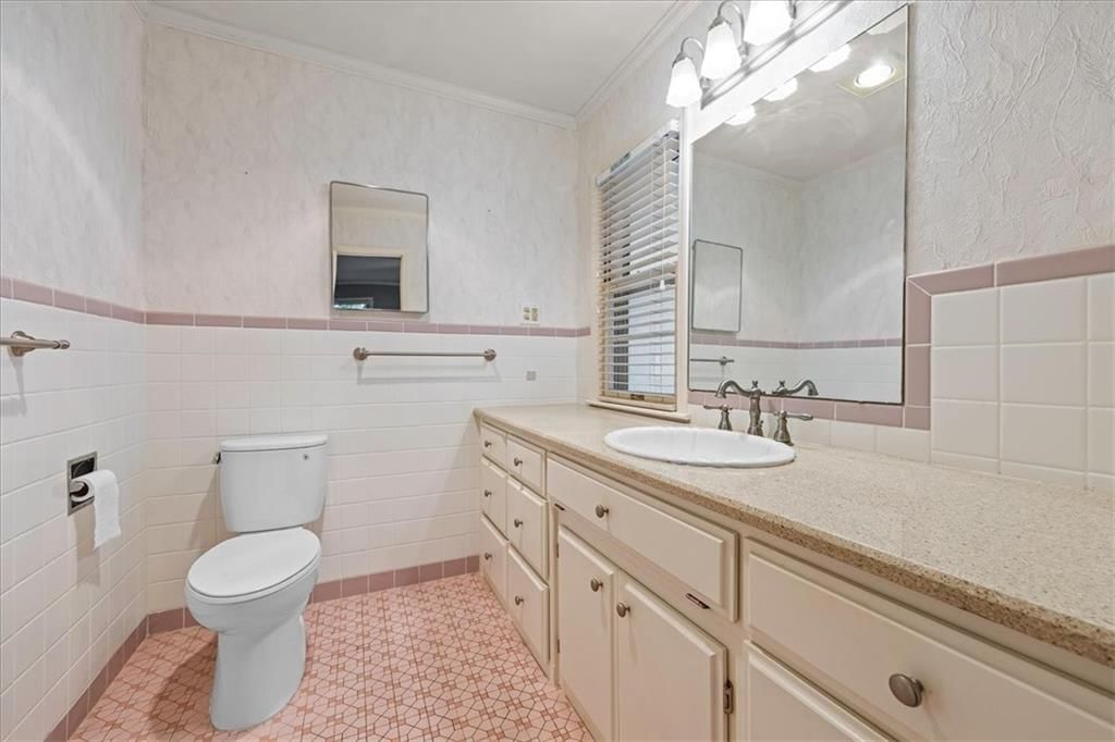 Photo 17 of 32 - 9716 Jarboe Street
