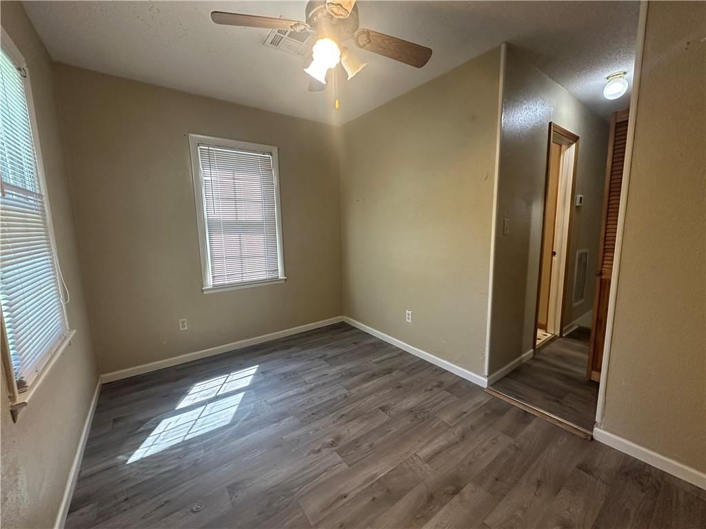 1203 Locust Street — photo 11