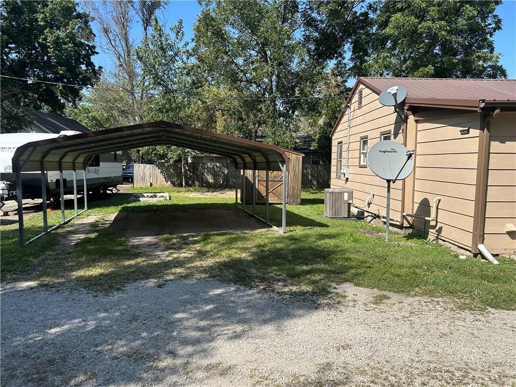 1203 Locust Street — photo 17