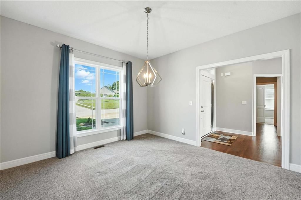 7611 N Adrian Avenue — photo 15