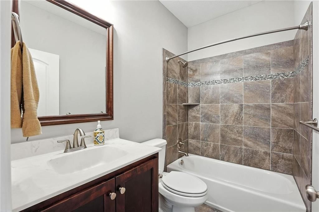 7611 N Adrian Avenue — photo 18