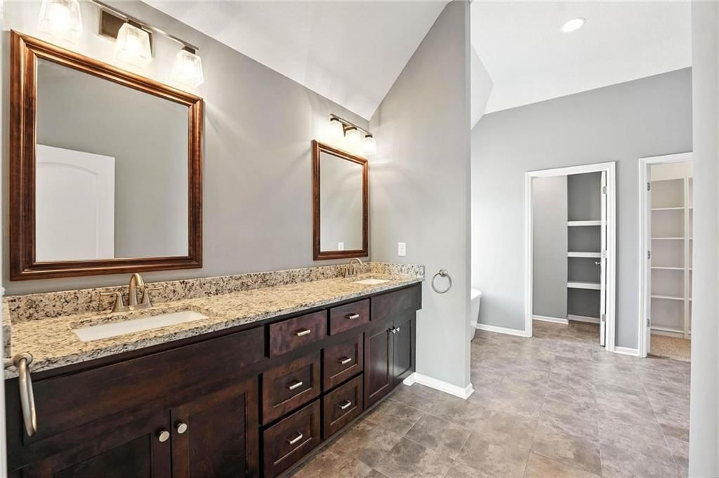 7611 N Adrian Avenue — photo 25