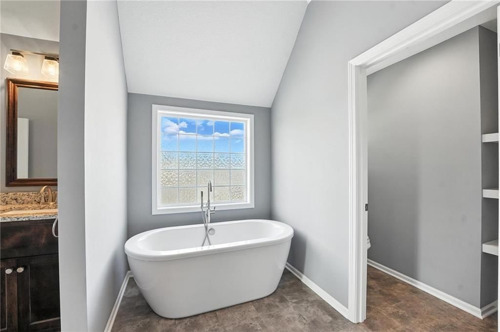 7611 N Adrian Avenue — photo 26