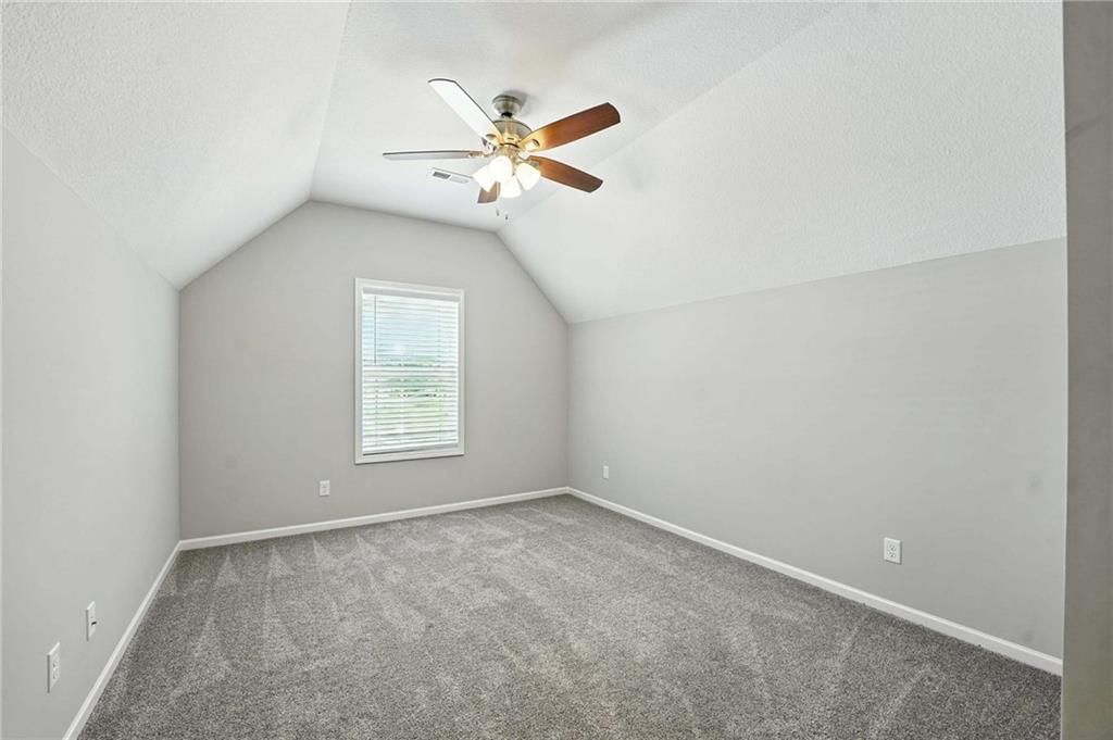 7611 N Adrian Avenue — photo 33