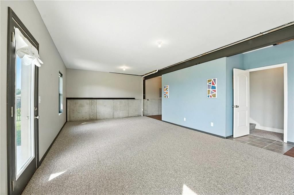 7611 N Adrian Avenue — photo 42