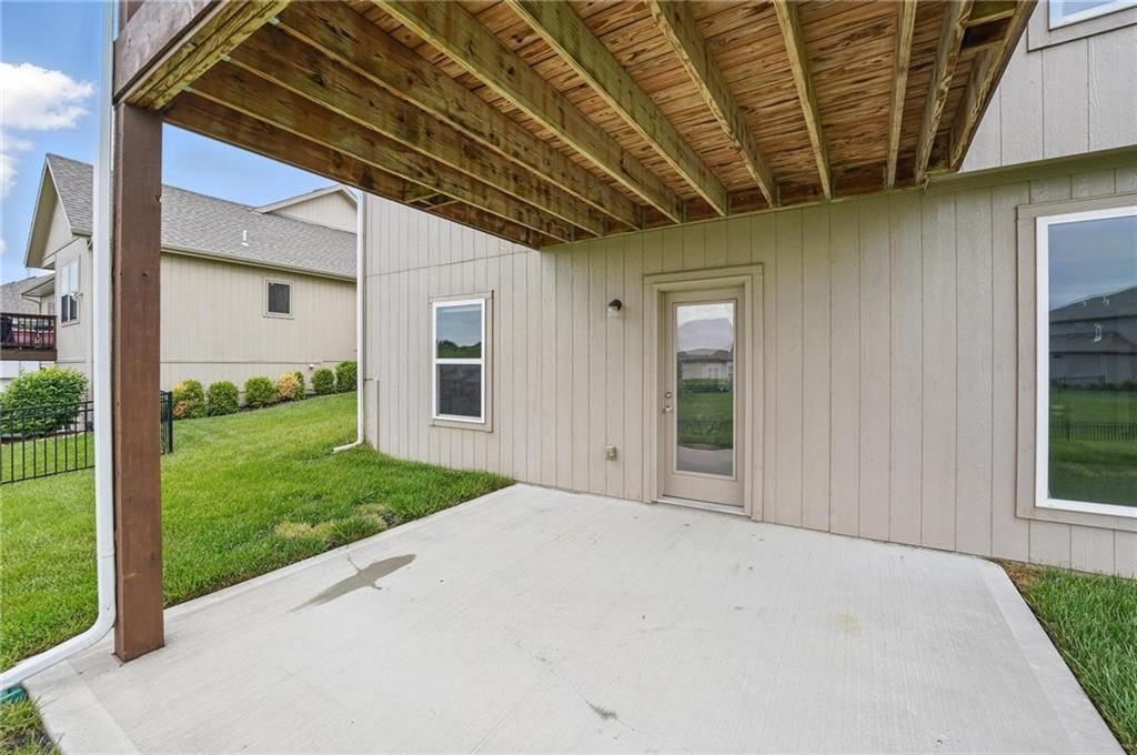 7611 N Adrian Avenue — photo 43