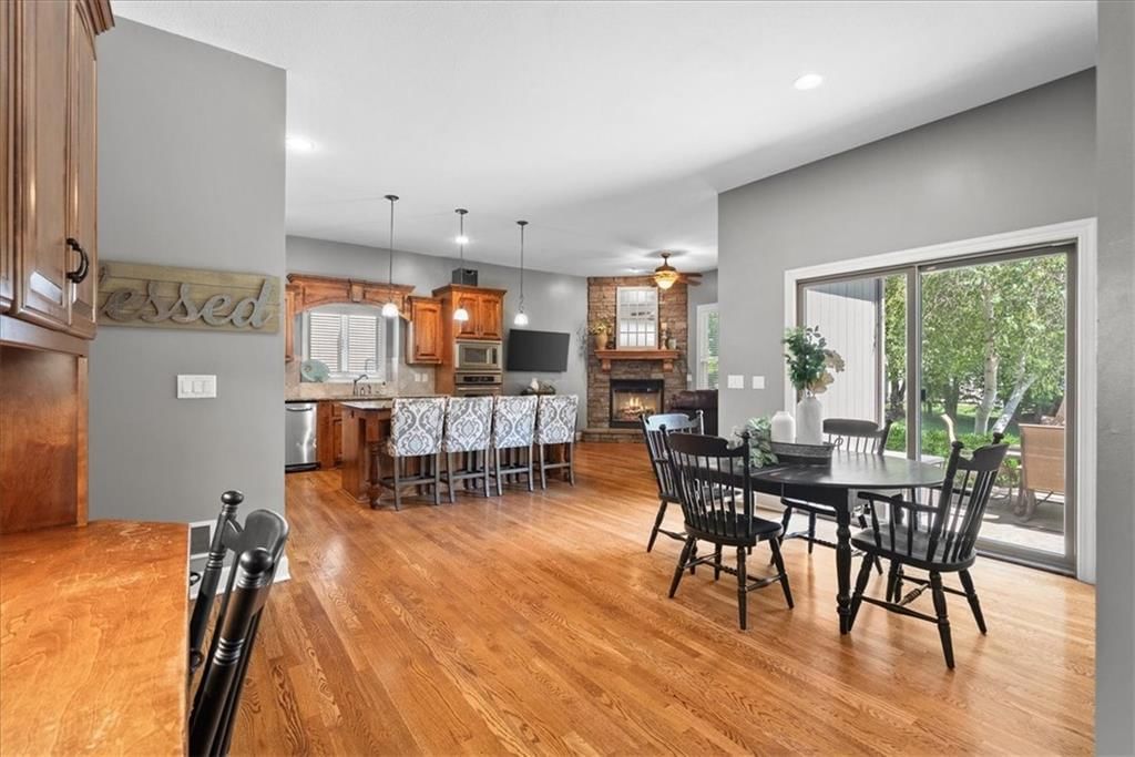 Photo 9 of 35 - 16001 Ballentine Street
