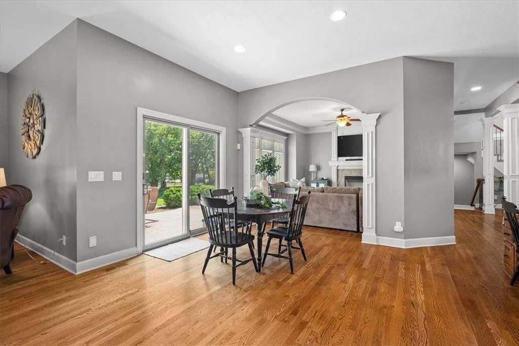 Photo 13 of 35 - 16001 Ballentine Street