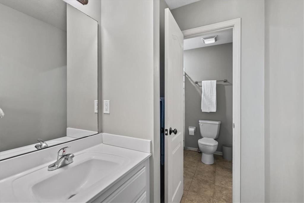 Photo 25 of 35 - 16001 Ballentine Street