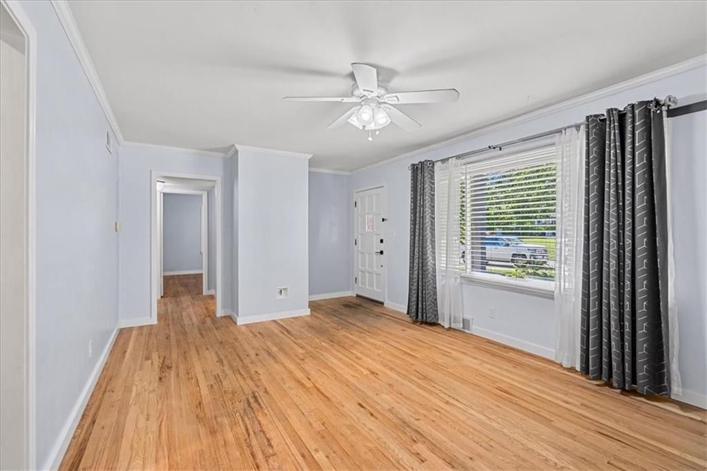 Photo 5 of 26 - 6708 W 72ND Terrace