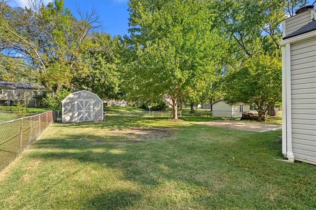 Photo 21 of 26 - 6708 W 72ND Terrace