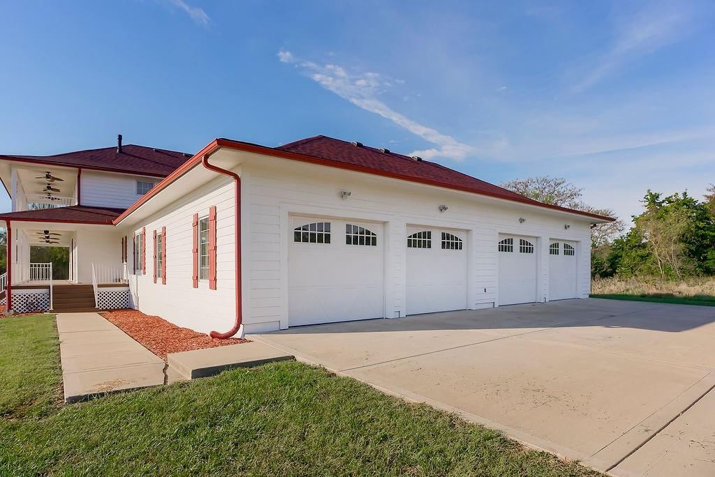 22960 Bedford Road — photo 3