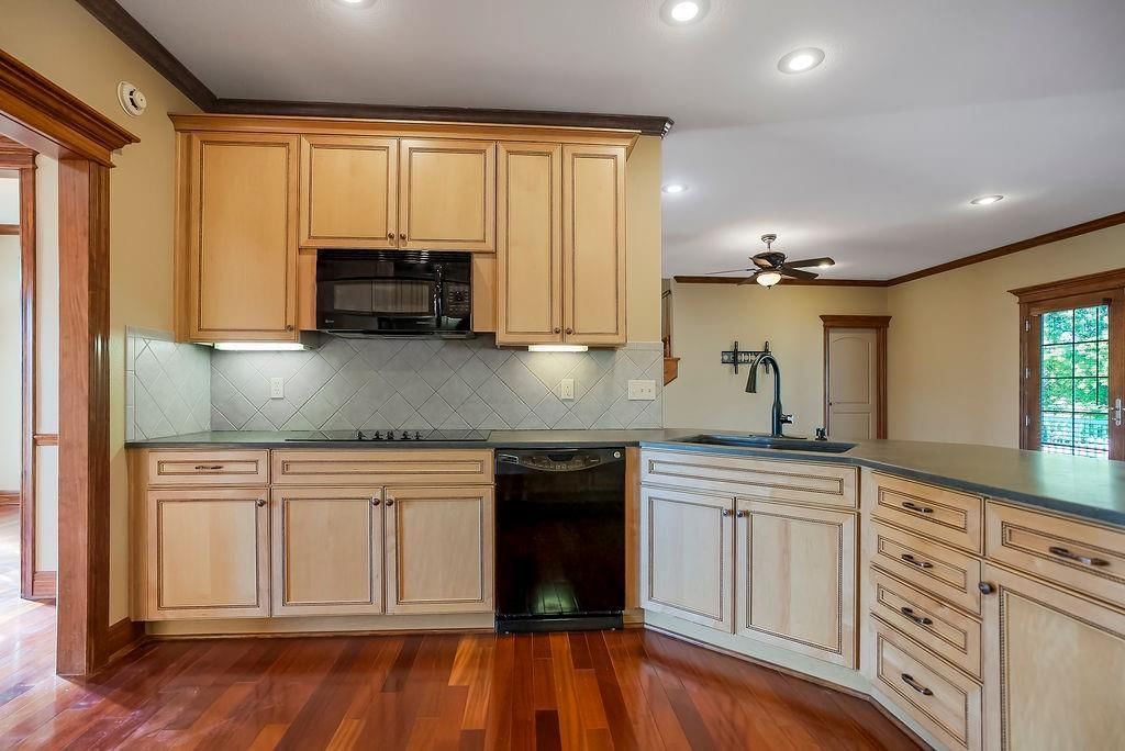 22960 Bedford Road — photo 15