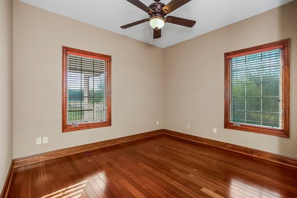 22960 Bedford Road — photo 32