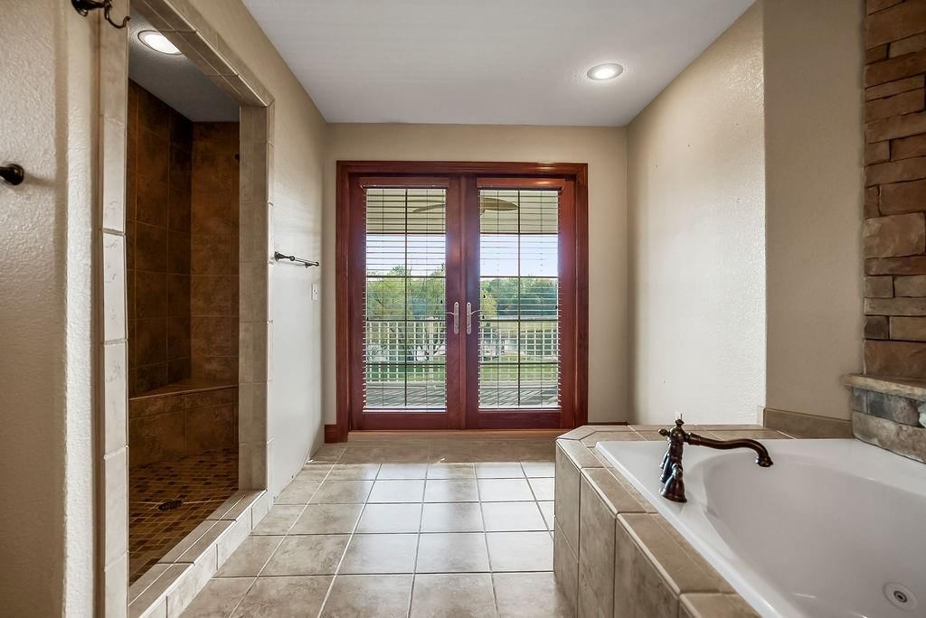 22960 Bedford Road — photo 35