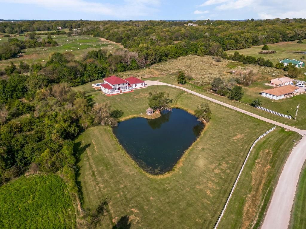 22960 Bedford Road — photo 40