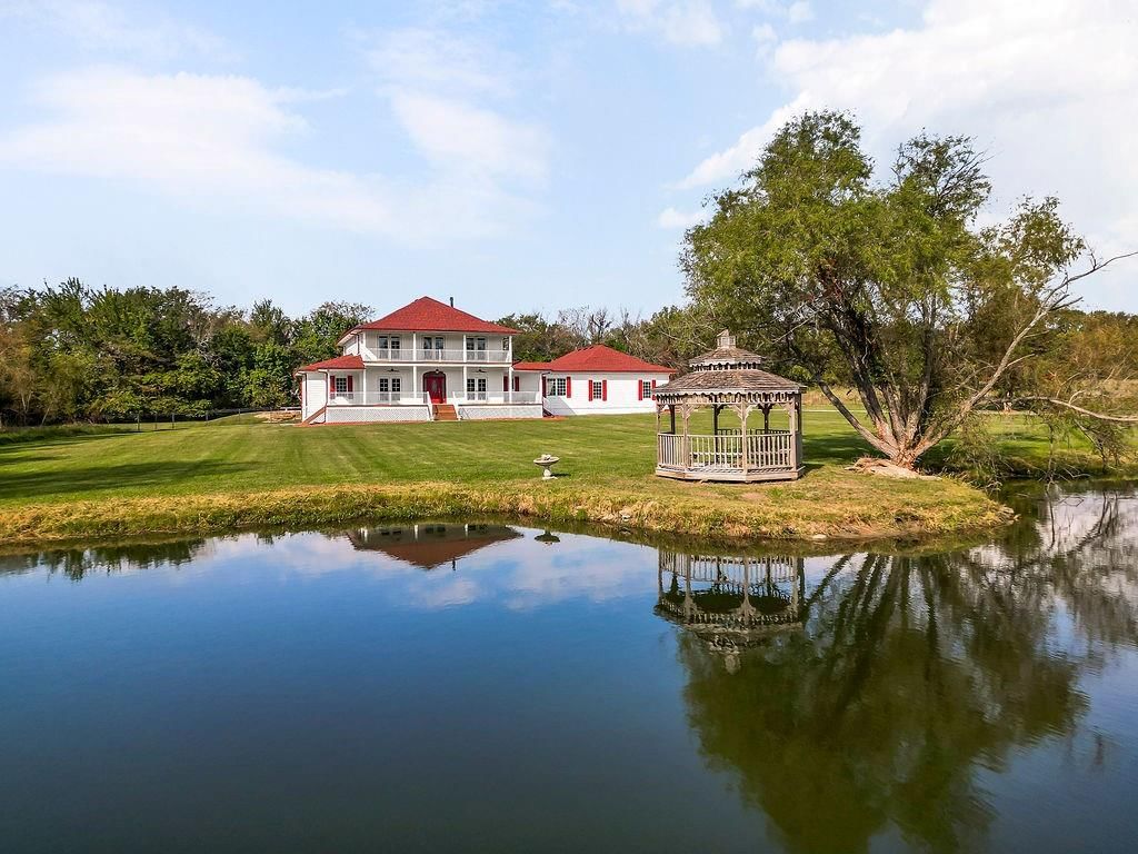 22960 Bedford Road — photo 48