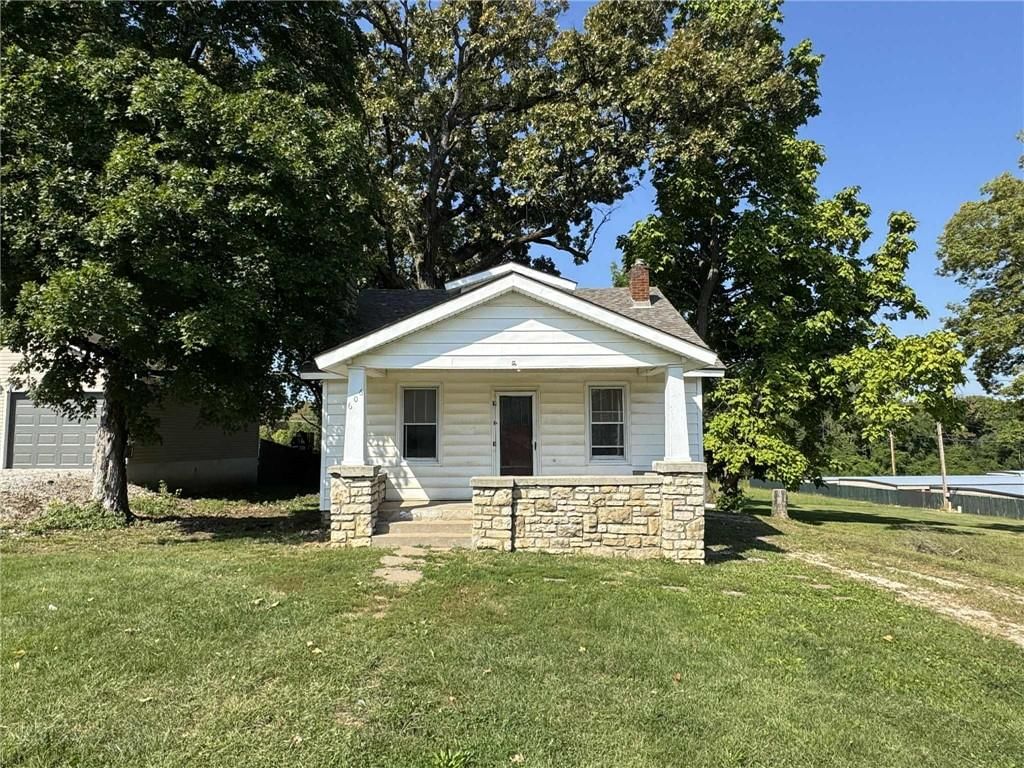 Photo 1 of 12 - 606 N Independence Street