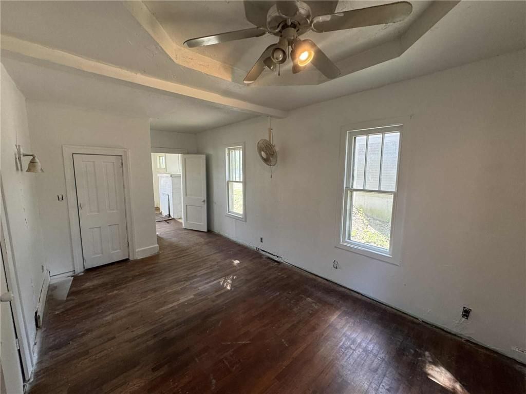 Photo 9 of 12 - 606 N Independence Street