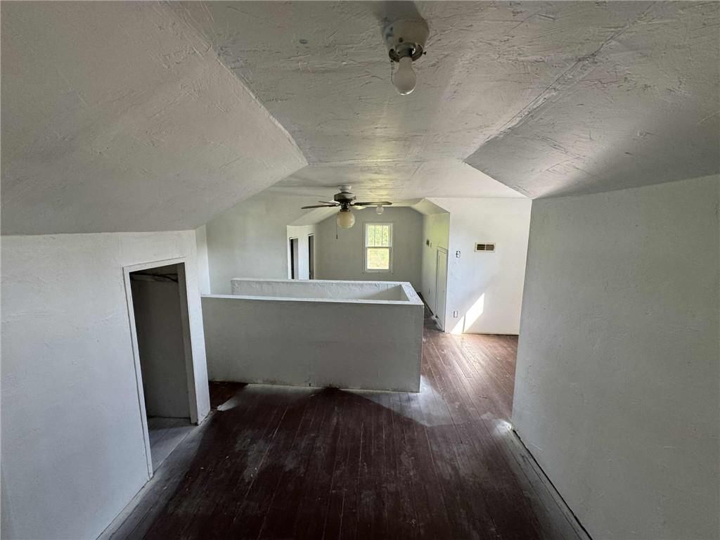 Photo 10 of 12 - 606 N Independence Street