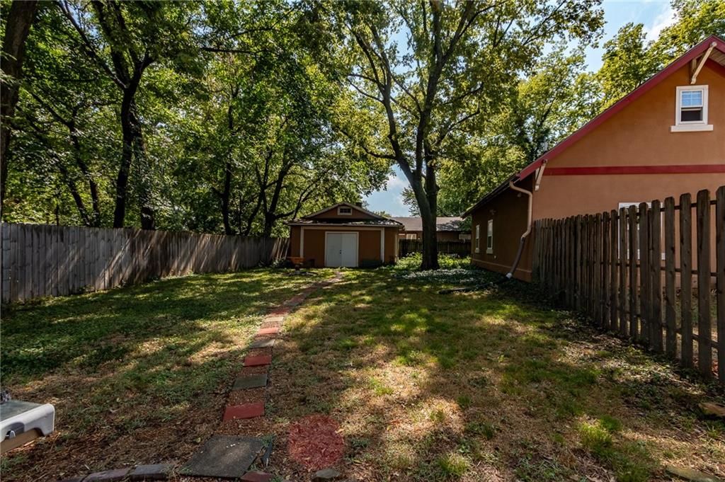1215 W 4th Street — photo 21