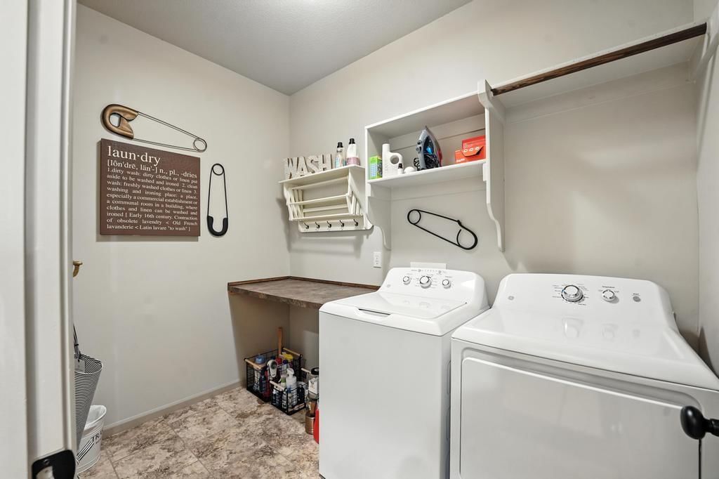 Photo 15 of 46 - 4407 SE Lariat Drive