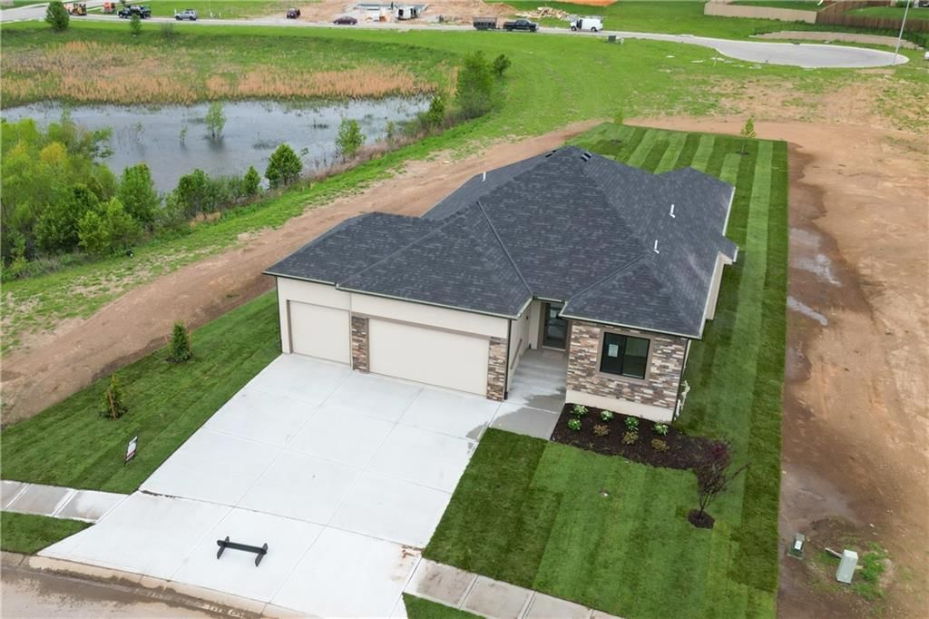 8005 SE Hoot Owl Street — photo 2