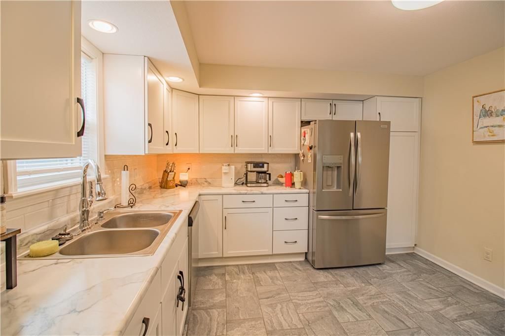 813 E 16th Street — photo 11