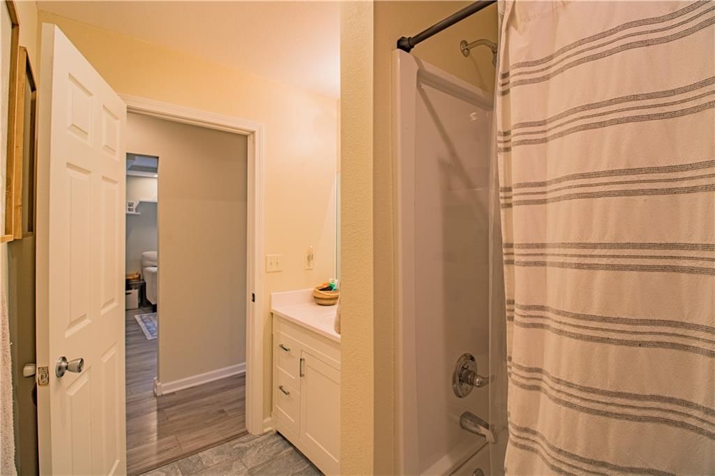 813 E 16th Street — photo 14