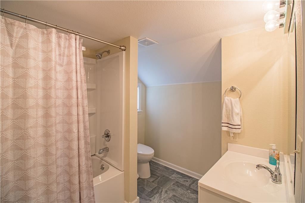 813 E 16th Street — photo 24