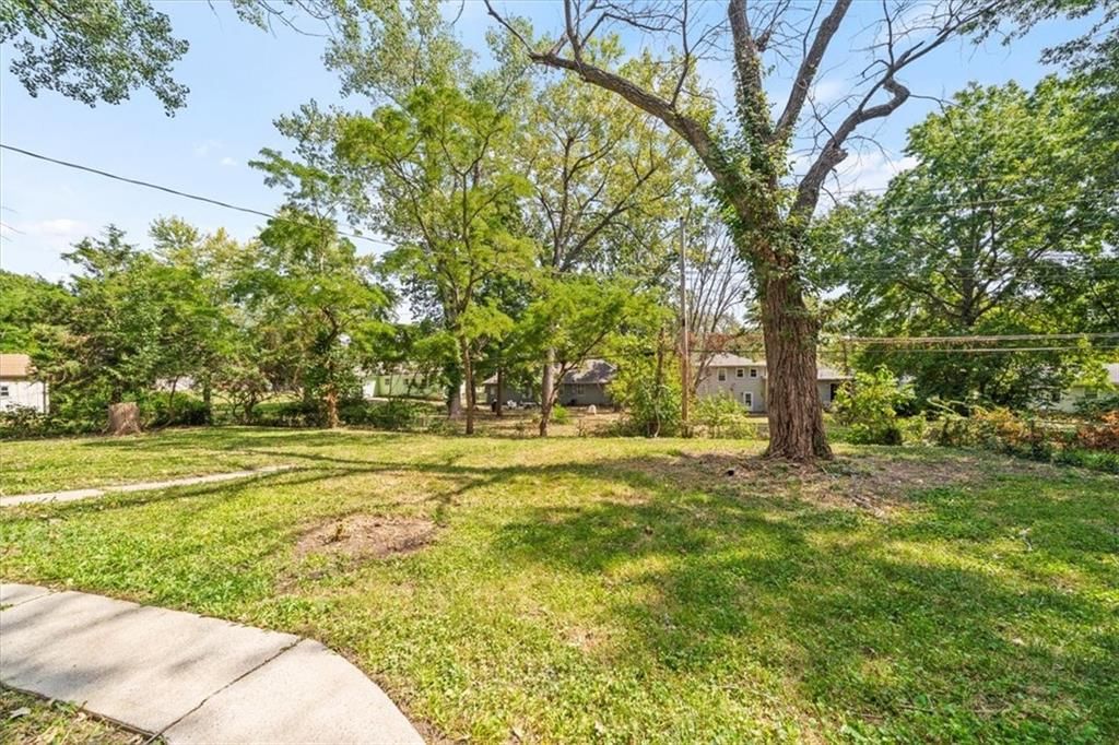 Photo 22 of 23 - 8711 Stark Avenue