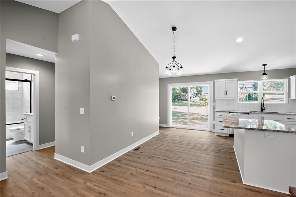 Photo 6 of 30 - 15508 Kay Avenue