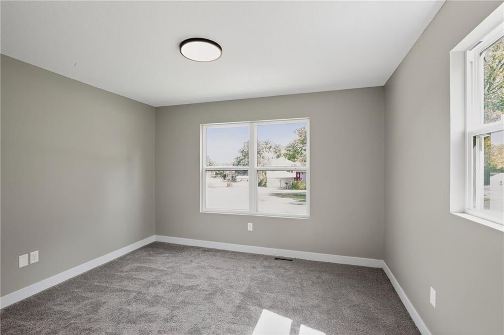 Photo 18 of 30 - 15508 Kay Avenue